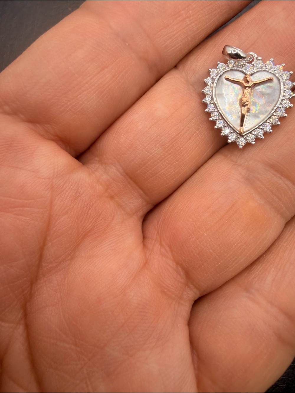 Heart-Shaped Mother-of-Pearl Cross Pendant in White and Gold